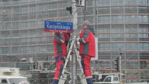 Drogowcy usuwają tablice z ulicą Kaczyńskiego