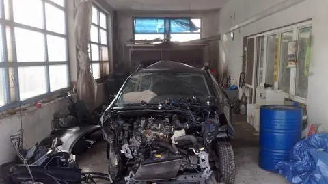 Kradli toyoty, grozi im do 10 lat