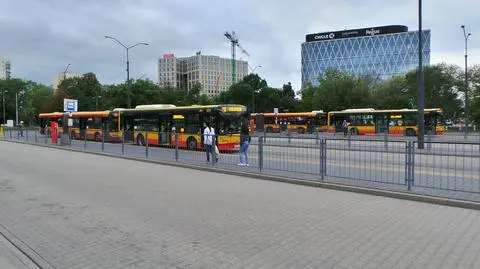 Miał być węzeł przesiadkowy przy Metrze Wilanowska. Projekt został zawieszony. Co z innym pętlami?