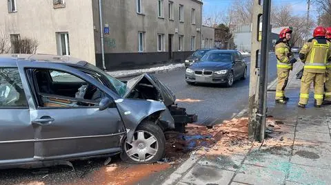 Zabraniecka: auto na latarni