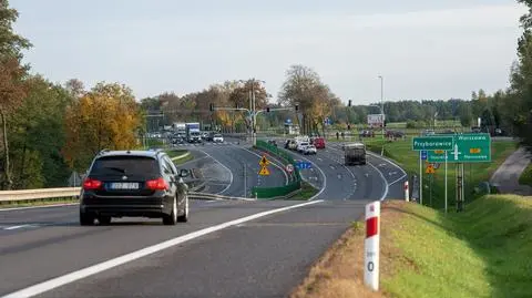 Obecna DK7 Siedlin - Załuski, skrzyżowanie z drogą wojewódzką 571 w Przyborowicach