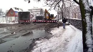 Budują kanalizację na Głębockiej