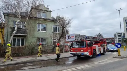 Na poddaszu wybuchł pożar