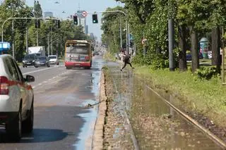 Awaria wodociągowa w alei Waszyngtona