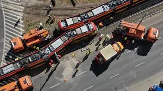 Zderzenie samochodu i tramwajów