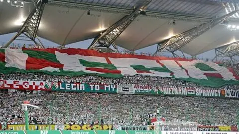 UEFA ukarała Legię za race i serpentyny