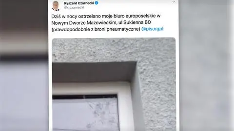 O ostrzelaniu biura Czarnecki poinformował na Twitterze