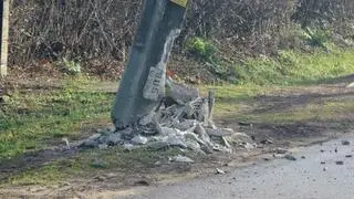 Uszkodzony słup na Narcyzowej