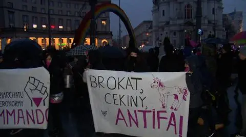 Antyfaszyści przeszli przez centrum. Szarpaniny