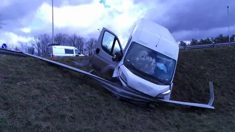 Bus w rowie, "prowadzący był pod wpływem alkoholu"