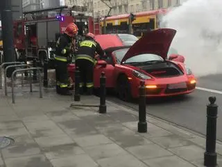 Pożar samochodu w centrum Warszawy