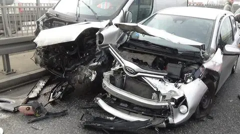 Stłuczka na S8. Jeden pas ruchu był zablokowany