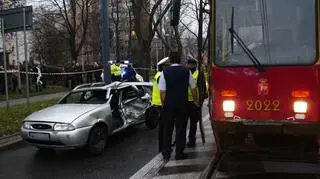 Zderzenie tramwaju z fordem