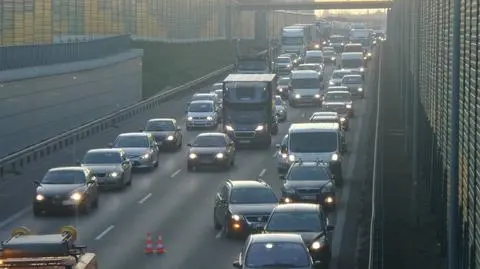 Wypadek trzech aut blokował Trasę AK