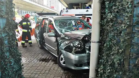 Wypadek na rondzie Czterdziestolatka zablokował ruch tramwajowy