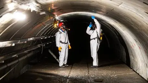 Pracownicy MPWiK i eksperci rozpoczęli badanie tunelu pod Wisłą