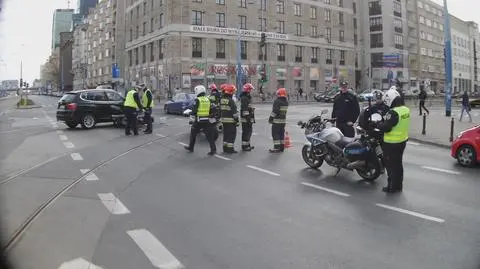 Aleje stanęły po zderzeniu na pl. Starynkiewicza
