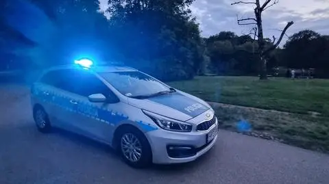 Mężczyzna topił się w stawie, nie udało się go uratować 