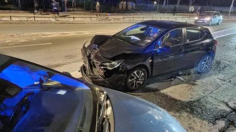 Zawracał tam, gdzie nie powinien. Kolizja z udziałem przewozu osób