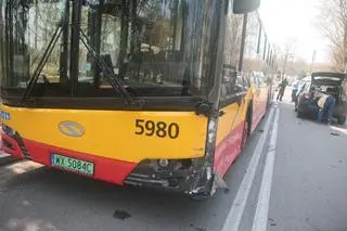 Zderzenie samochodu z autobusem