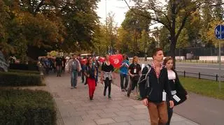 Uczestnicy Ecco Walkathonu na trasie