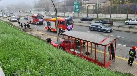 Rozbił corvette, zapłacił 5 tysięcy. Nagrała go kamera w innym aucie