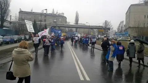 Związkowcy zablokowali Karolkową