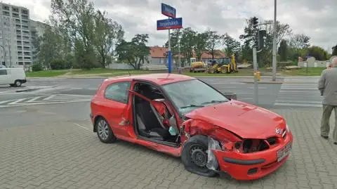 Zderzenie dwóch aut na Ursynowie