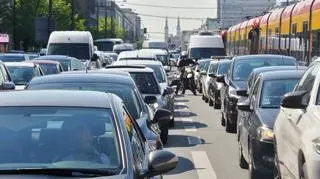 Tramwaj wypadł z toru na Marszałkowskiej