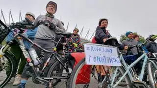 Protest rowerzystów na Moście Poniatowskiego