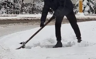 Intensywne opady śniegu w stolicy