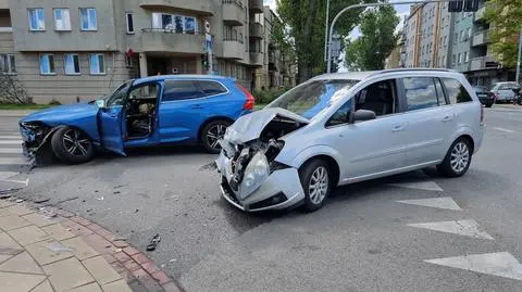 Zderzenie na Szaserów. Jeden z kierowców pod wpływem alkoholu