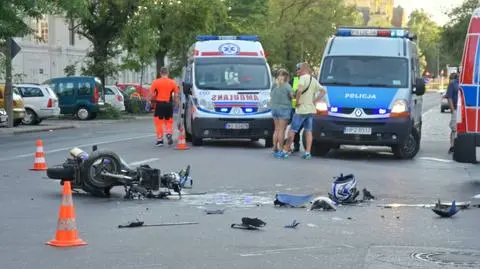 Wypadek skutera na Pradze. Dwie osoby ranne