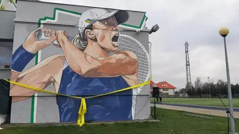 W Raszynie odsłonięto mural Igi Świątek