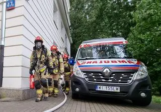 Pożar w kamienicy na Mokotowie