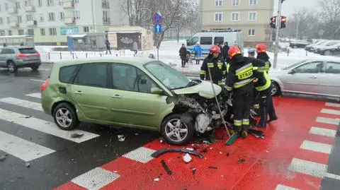 Wypadek na Mokotowie. Jedna osoba w szpitalu