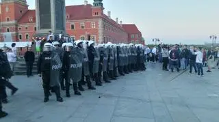 Kibice Legii na starówce