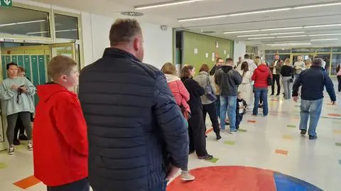 Takiej frekwencji jeszcze nie było! Wielka mobilizacja młodych, brawo kobiety