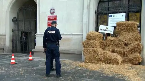 Protest rolników przed ministerstwem rolnictwa