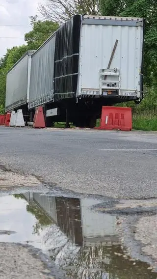 Część ładunku trafiła na nową naczepę