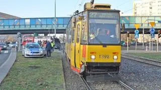 Zderzenie tramwaju z samochodem na Woli