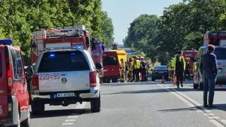 Autobus wpadł do rowu na DK2