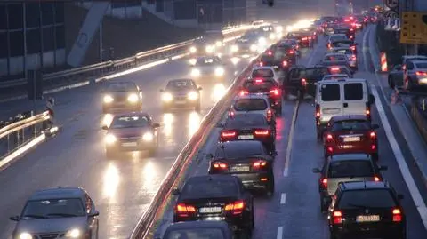 Korki na wylotówkach, śmiertelne potrącenie w centrum