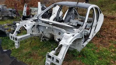 Kradzione auta na terenie "szrotu". Policjanci zatrzymali właściciela posesji