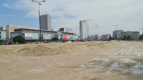 W centrum stolicy powstaje plaża. "Wysypią 1000 ton piasku"