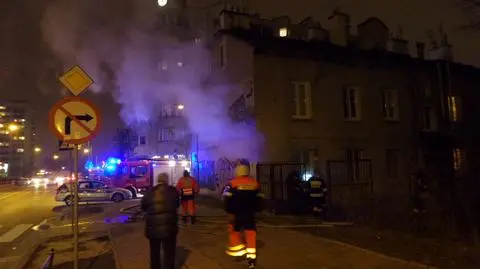 Pożar w kamienicy. Jedna osoba poszkodowana