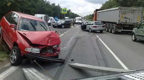 Trzy samochody zderzyły się  na Trakcie Brzeskim