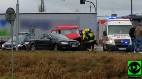 Wypadek na "ósemce" w Nadarzynie. Dwie osoby w szpitalu