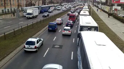 Autokary związkowców blokowały Czerniakowską