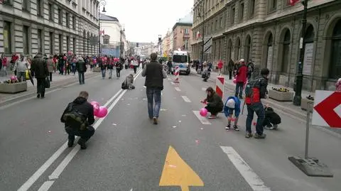 Prokuratura: zrzucanie ulotek o akcji "Orzeł może" nie było przestępstwem